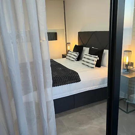 アパート Ronda Iii *